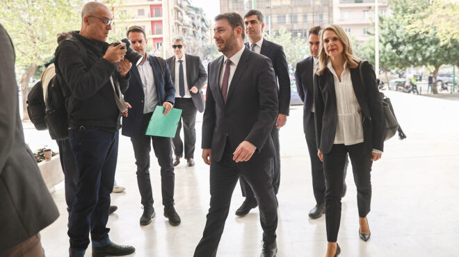 συριζα-η-θ-τζάκρη-παρέδωσε-το-κατηγορη-562958572