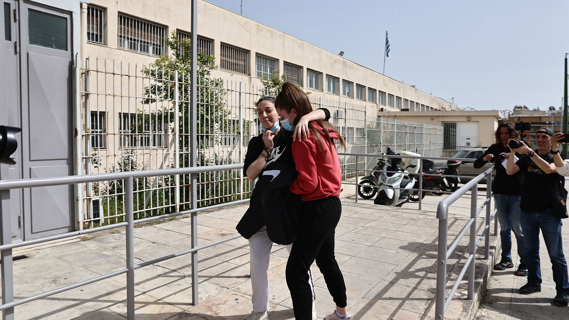 Κολωνός: Αποφυλακίστηκε η μητέρα της ανήλικης-2