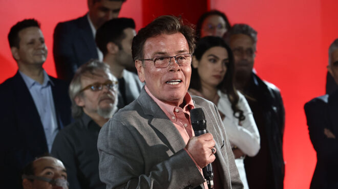 η-πρώτη-αντίδραση-του-δ-παπανώτα-τους-562987111