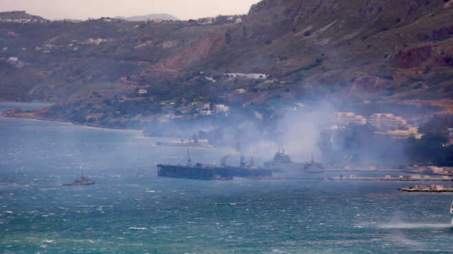 σούδα-μεγάλη-φωτιά-κοντά-στον-ναύσταθ-562994317