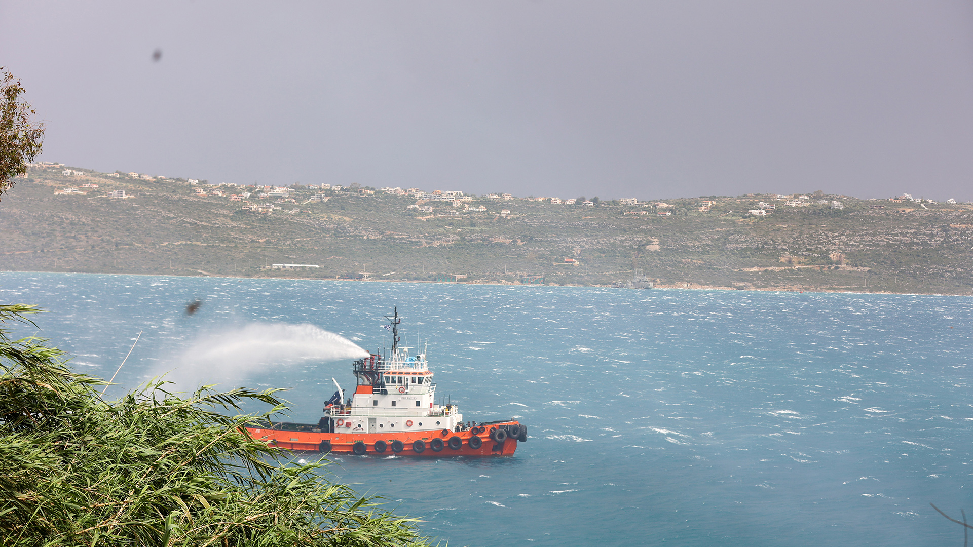 Σούδα: Χωρίς ενεργό μέτωπο η πυρκαγιά – Σε επιφυλακή οι Αρχές λόγω των υψηλών μποφόρ-2
