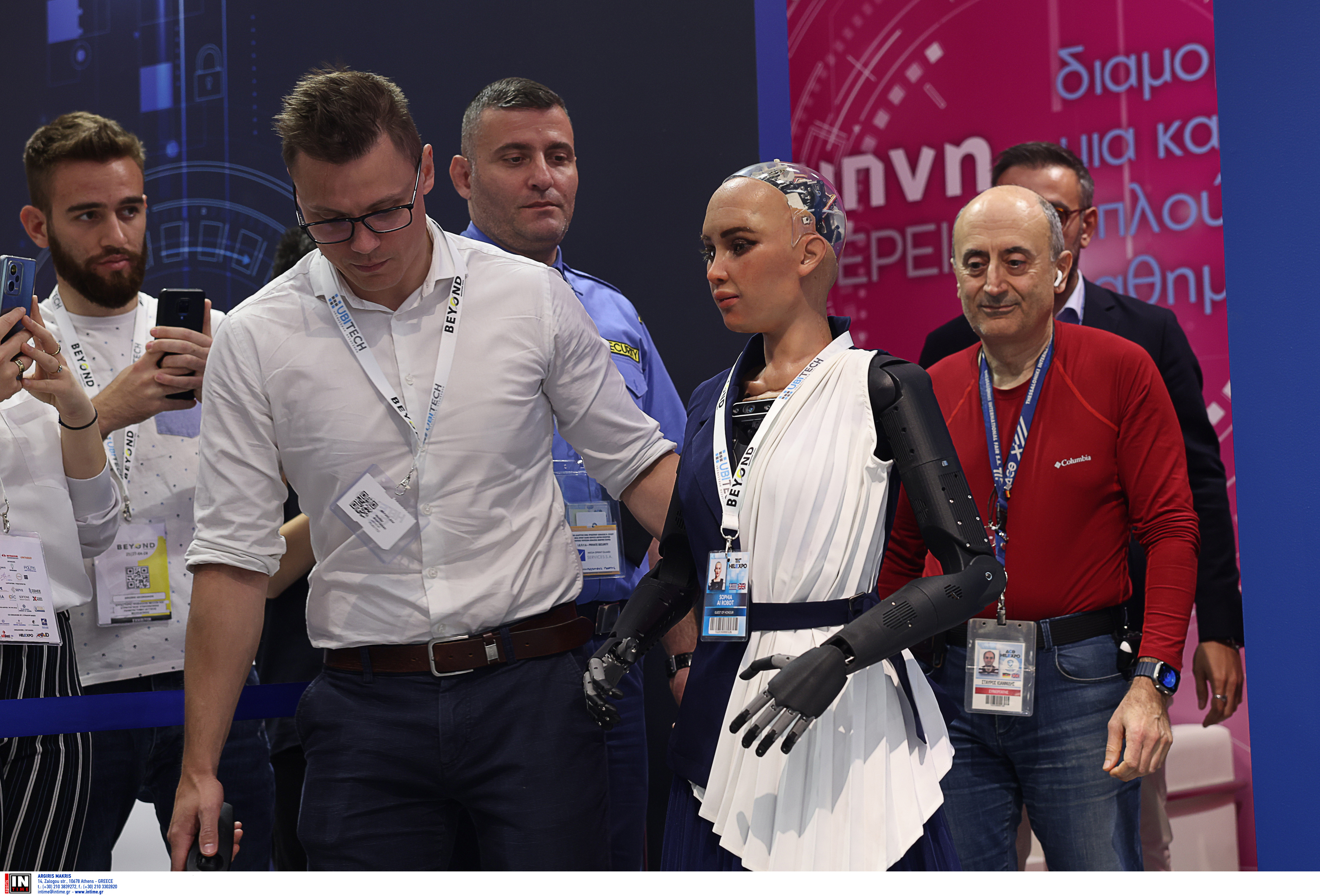 Η γυναίκα – ρομπότ ψήφισε για τις ευρωεκλογές-2