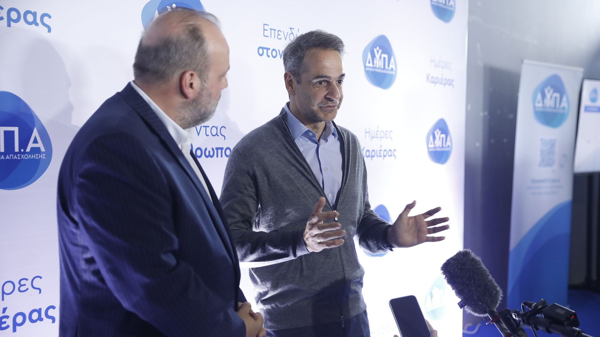 Μητσοτάκης: «Η ανεργία μειώνεται και οι μισθοί αυξάνονται»-1