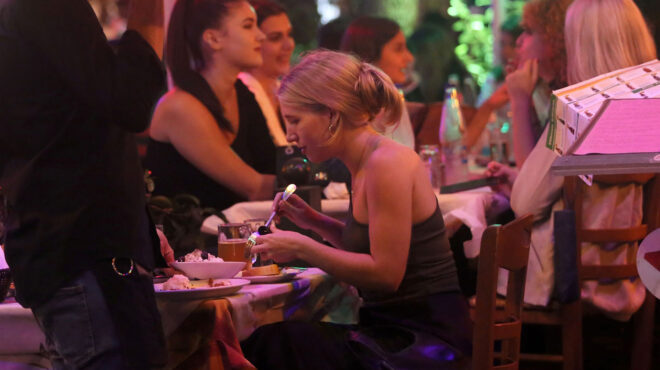 ενα-αμφιλεγόμενο-μέτρο-κατά-της-αθέμι-562969381