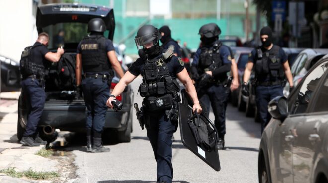 υπάλληλοι-δου-και-εφκα-νομιμοποιούσ-562979902