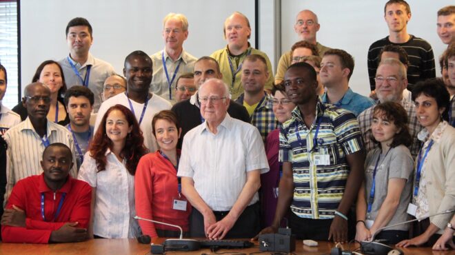 πίτερ-χιγκς-ο-ταπεινός-ωτακουστής-τ-562979215