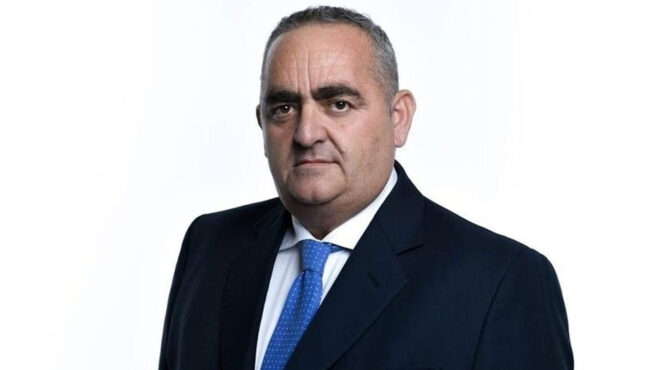 εντός-και-εκτός-ο-μπελέρης-παρών-στη-562980604