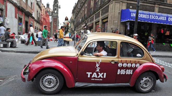 περίγραμμα-ενός-καρφιού-562991026