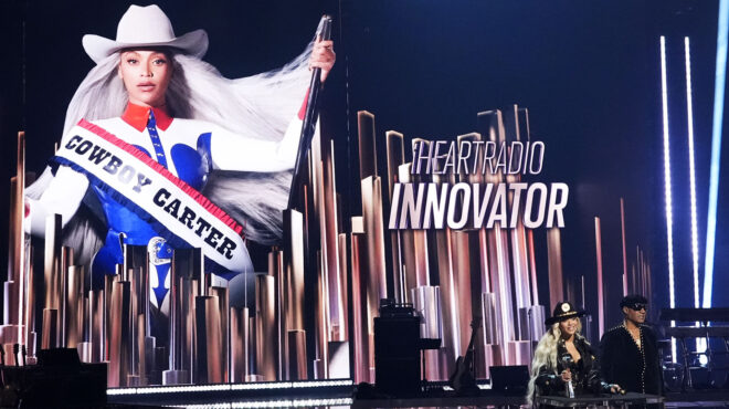 μπότες-σπιρούνια-και-μπιγιονσέ-562981189