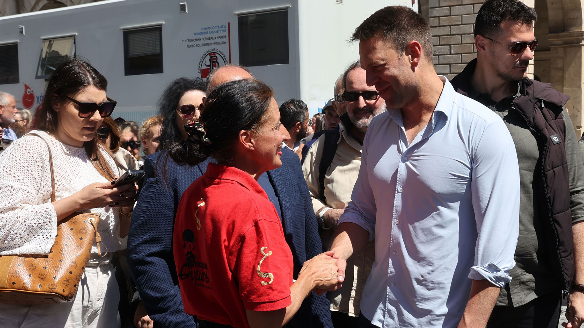 Πού στοχεύουν τα κόμματα ενόψει ευρωεκλογών – Οι αμφίρροπες μάχες-2