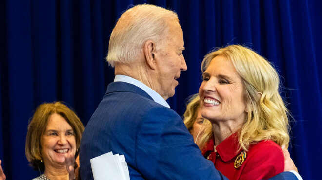 οι-κένεντι-στηρίζουν-μπάιντεν-562991332