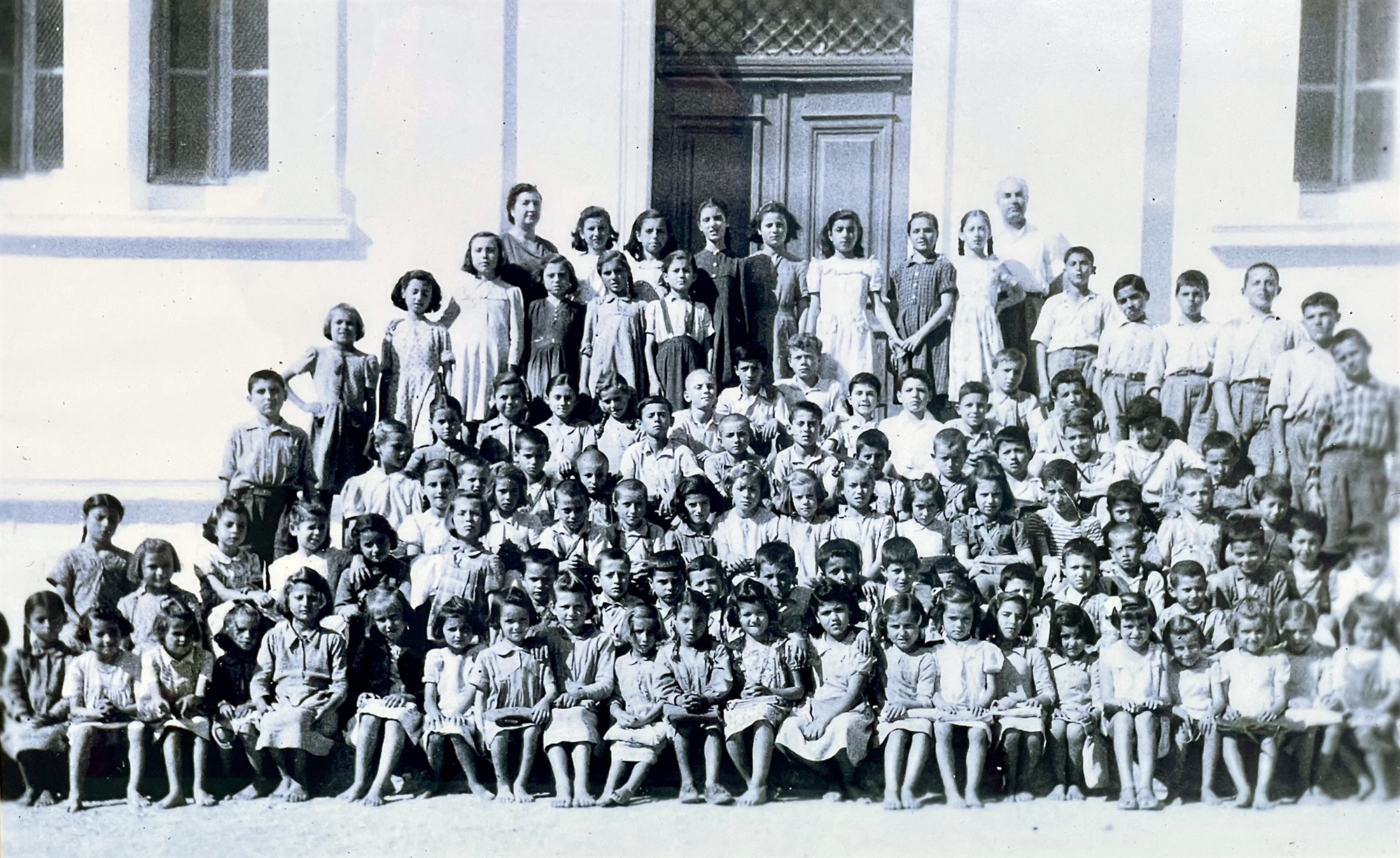 Ο ευεργέτης και το χωριό του μεγάλου βράχου-6