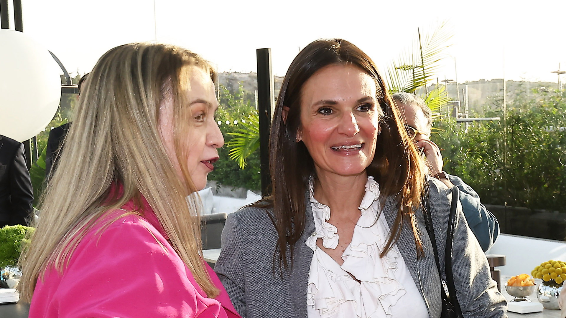 Περιοδικό HOURS – Το ξεκίνημα μιας νέας εποχής-22