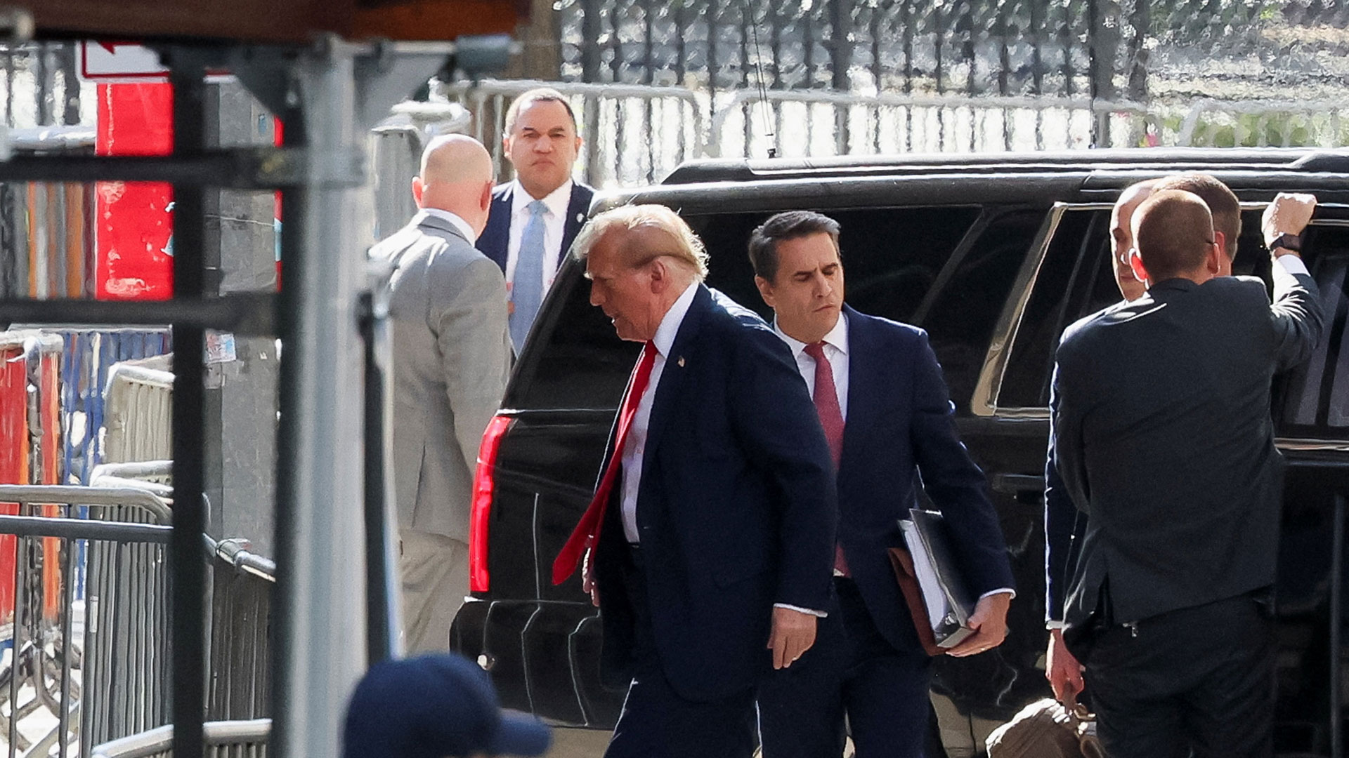 Ο Τραμπ στο εδώλιο για την υπόθεση της Στόρμι Ντάνιελς-2