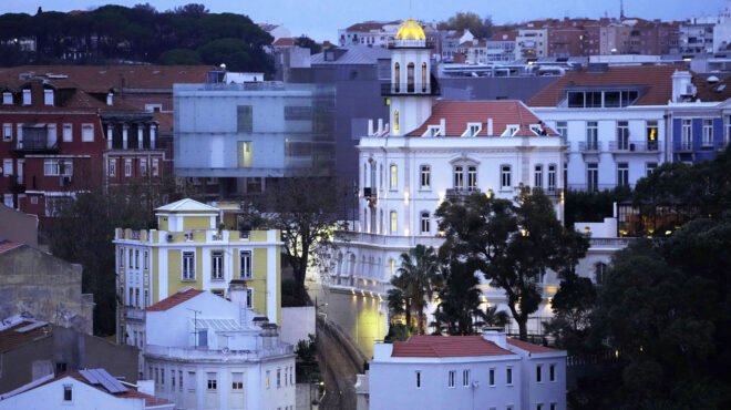 η-χρυσή-βίζα-χάνει-τη-λάμψη-της-στην-ε-562994428