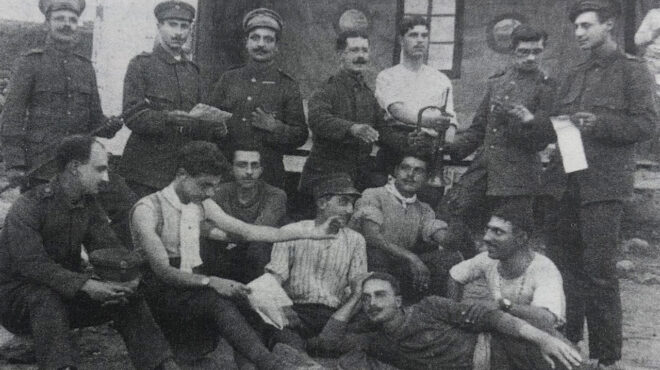 εκατό-χρόνια-ζωή-εν-τάφω-563003269