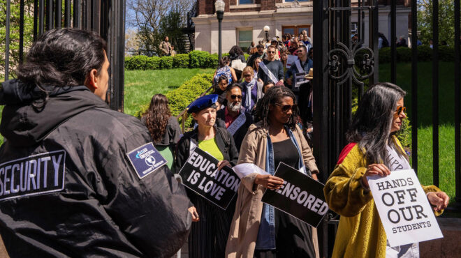 ηπα-πολεμική-ατμόσφαιρα-στα-πανεπιστ-562996174