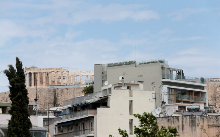 Σφραγίστηκαν οι αυθαίρετοι όροφοι στο ξενοδοχείο COCO-MAT