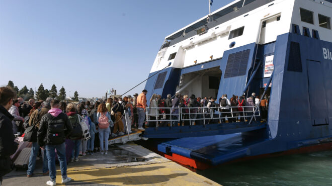 σε-επίπεδα-ρεκόρ-η-ταξιδιωτική-κίνηση-563005702