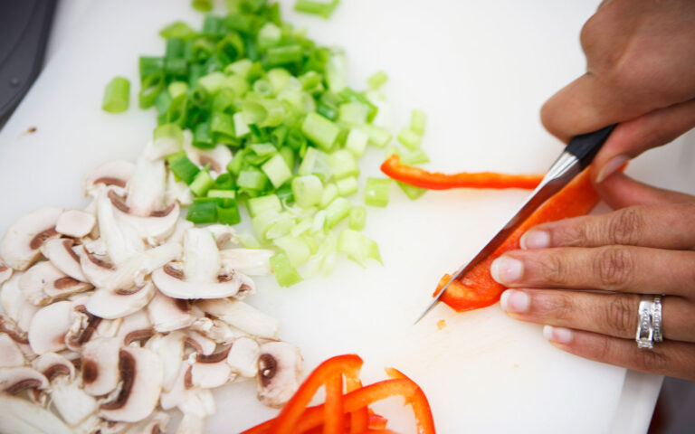 Οι λύσεις είναι στο πιάτο μας