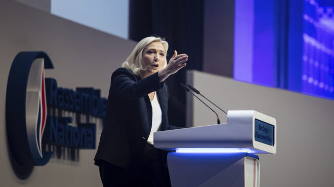 η-γαλλική-ακροδεξιά-προς-άγραν-ψηφοφό-562980673