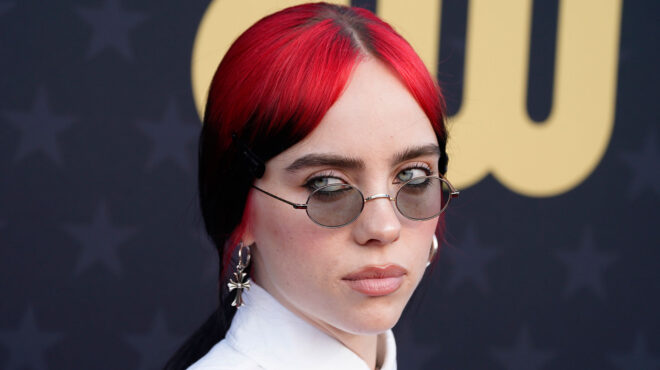 μουσικοί-και-τραγουδιστές-σε-πόλεμο-μ-562964677