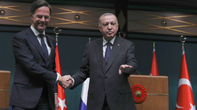 τουρκία-η-αγκυρα-στηρίζει-τον-μαρκ-ρού-563005810