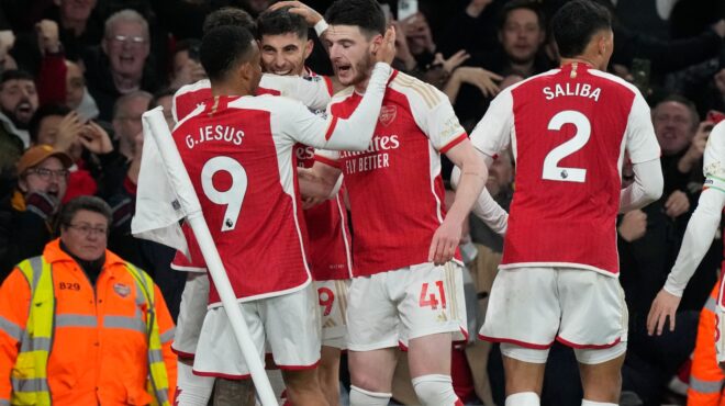 στην-κορυφή-η-αρσεναλ-περιμένει-το-ντέ-562969684