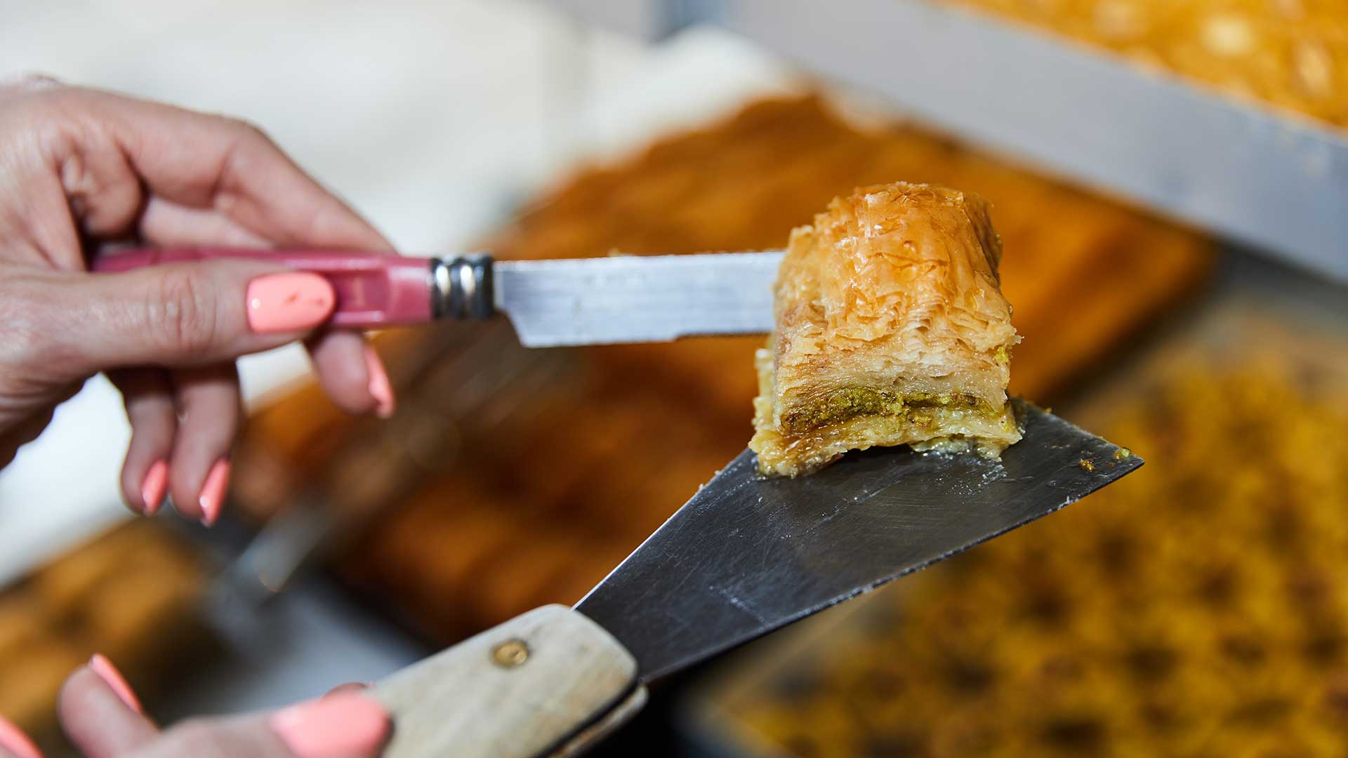 Τα καλύτερα νηστίσιμα γλυκά της Αθήνας (που λιγουρευόμαστε όλο τον χρόνο)-5