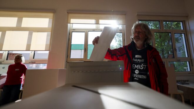 κροατία-ανοιξαν-οι-κάλπες-σε-εκλογές-μ-562984678