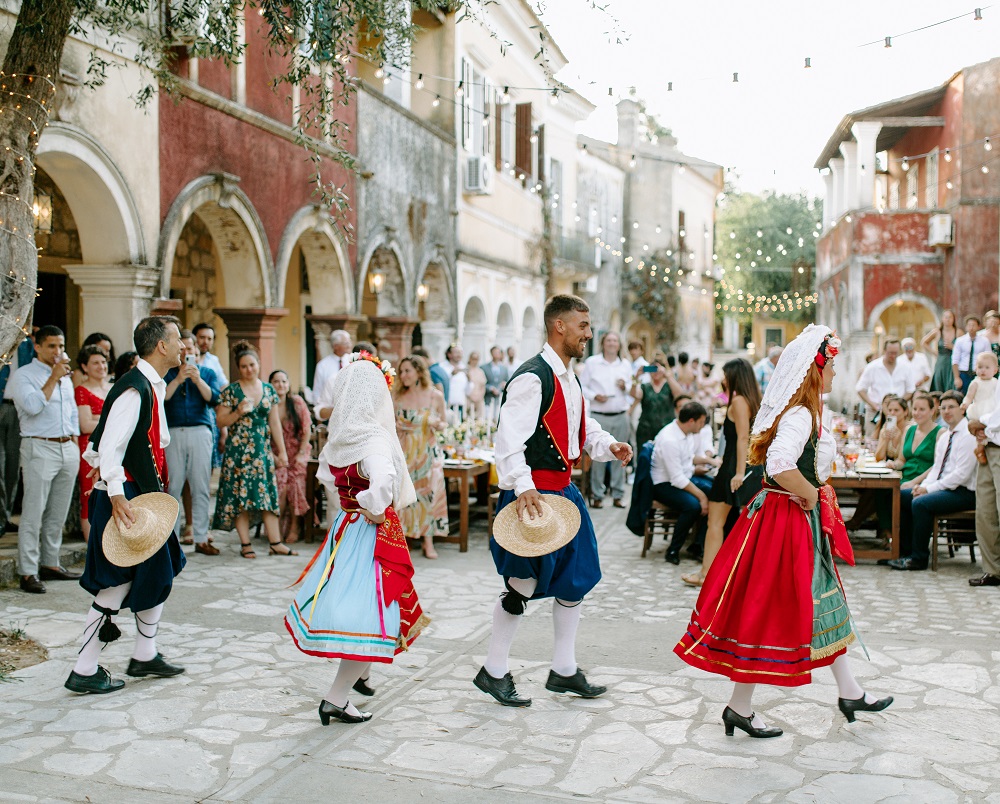 Αυθεντικό Μαγιάτικο Πάσχα με τη φιλοξενία της Grecotel-1