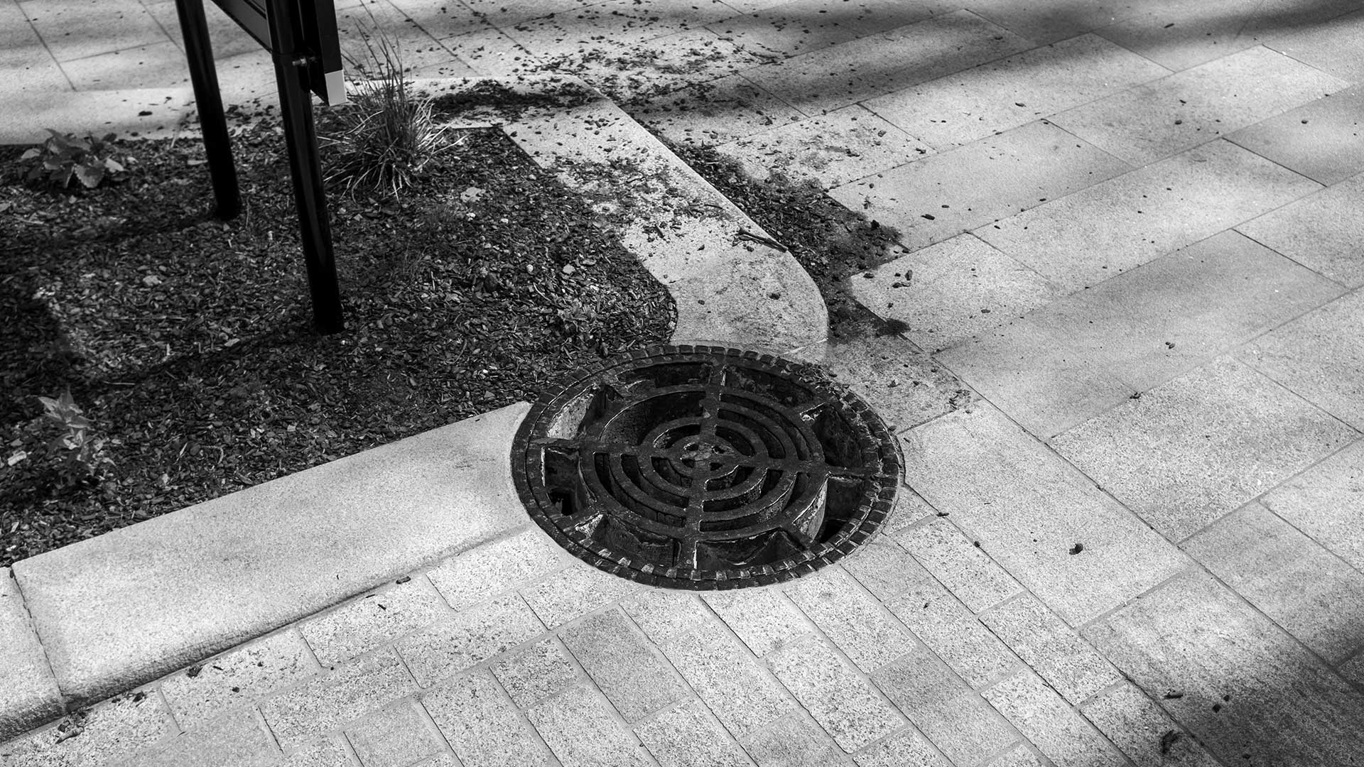 Ενα βιβλίο γεμάτο (αρχιτεκτονικά) λάθη-1