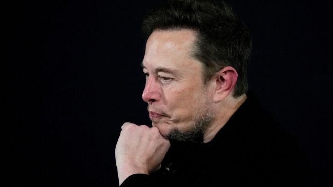 ο-ελον-μασκ-κάνει-like-σε-θεωρίες-συνωμο-562982896