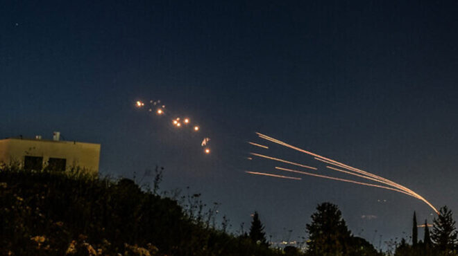 επίθεση-ιράν-στο-ισραήλ-η-πρεσβεία-των-562981402