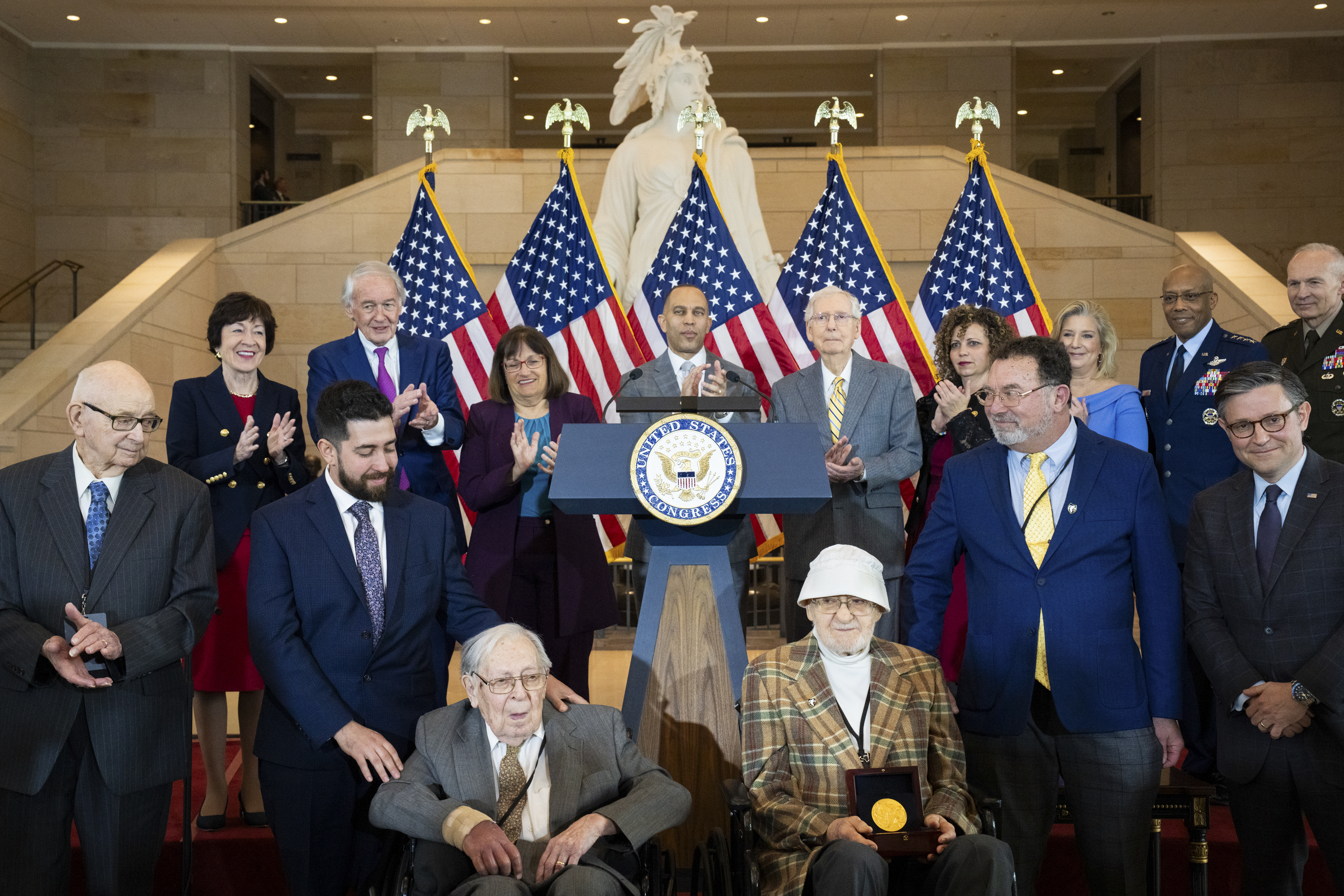 Το τάγμα των «θεατρίνων» που έσωσε χιλιάδες στρατιώτες στον Β΄ Παγκόσμιο-1
