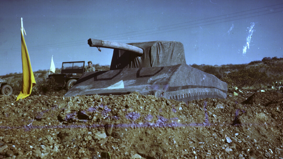 το-τάγμα-των-θεατρίνων-που-έσωσε-χιλ-562964872