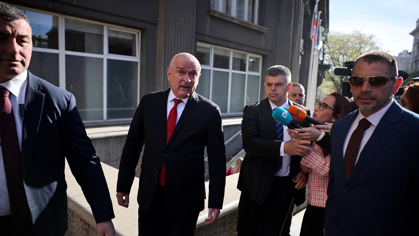 Βουλγαρία: Ορκίστηκε η υπηρεσιακή κυβέρνηση – Στις 9 Ιουνίου οι εκλογές-1