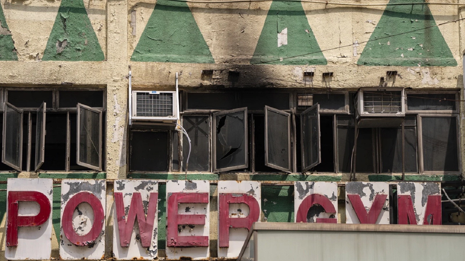 Χονγκ Κονγκ: Τουλάχιστον πέντε νεκροί και 36 τραυματίες από πυρκαγιά σε πολυκατοικία-1