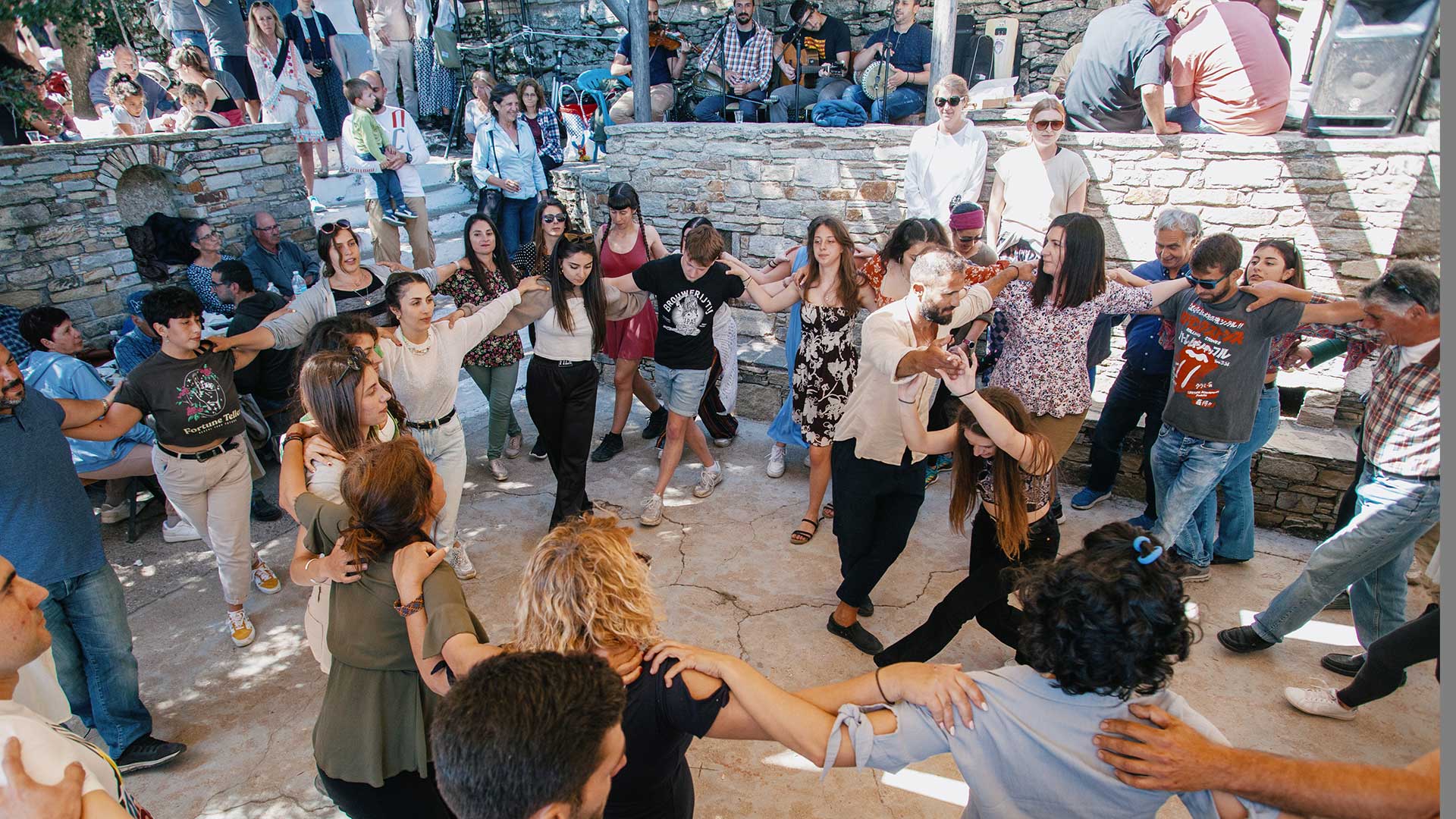 3 ξεχωριστά νησιά ιδανικά για Πάσχα-1