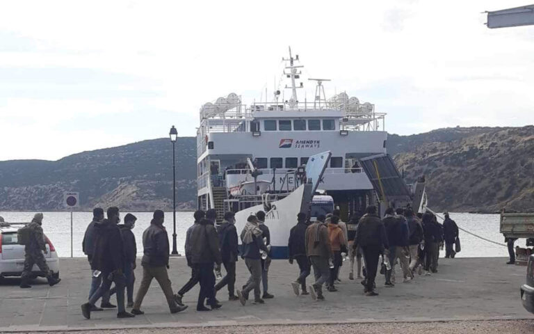 Στο Τομπρούκ, μία είναι η λέξη στα χείλη των μεταναστών: Γαύδος-8