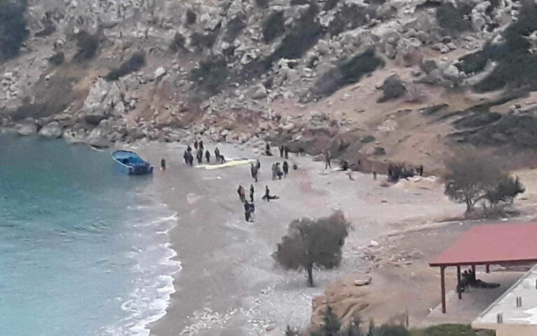 Στο Τομπρούκ, μία είναι η λέξη στα χείλη των μεταναστών: Γαύδος-1