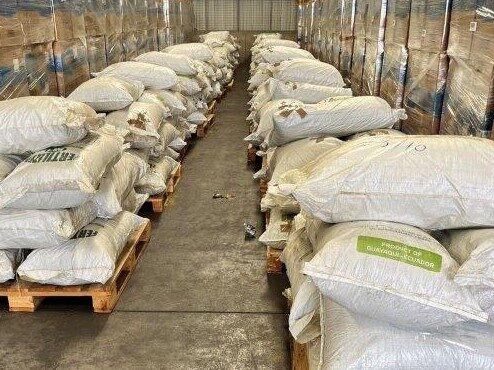 πειραιάς-μεγάλη-ποσότητα-φύλλων-κοκα-562998568