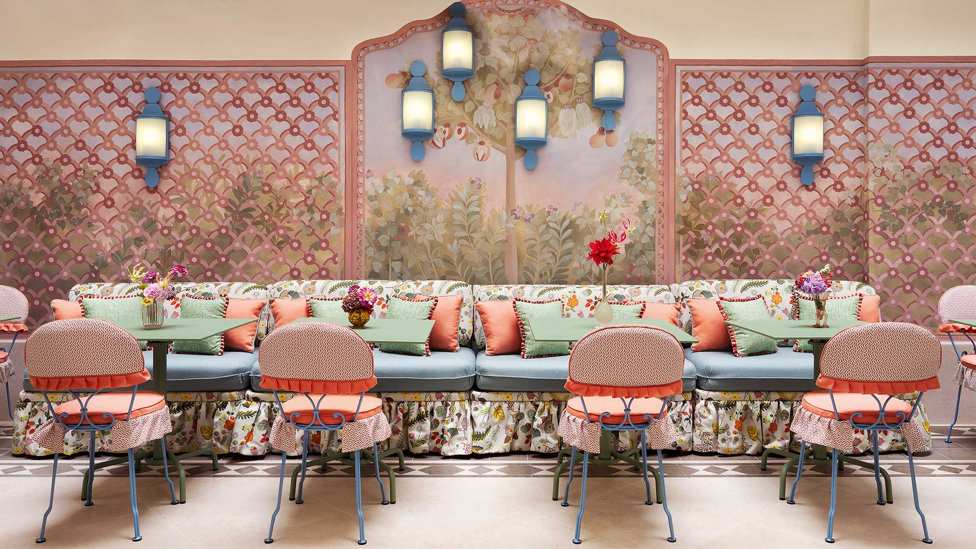 Παρίσι: 8 εμβληματικά ξενοδοχεία της πόλης-7