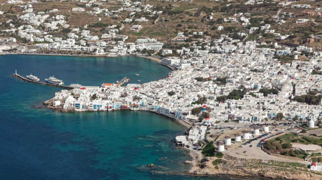 επιασαν-δουλειά-οι-ελεγκτές-στη-μύκον-562960471