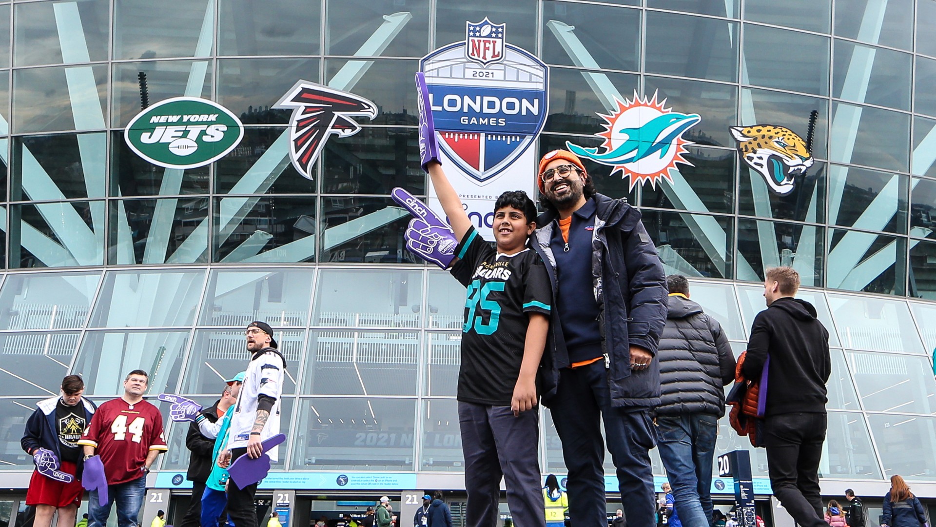 Beyonce και Lady Gaga «πληρώνουν» τις μεταγραφές της Τότεναμ-2