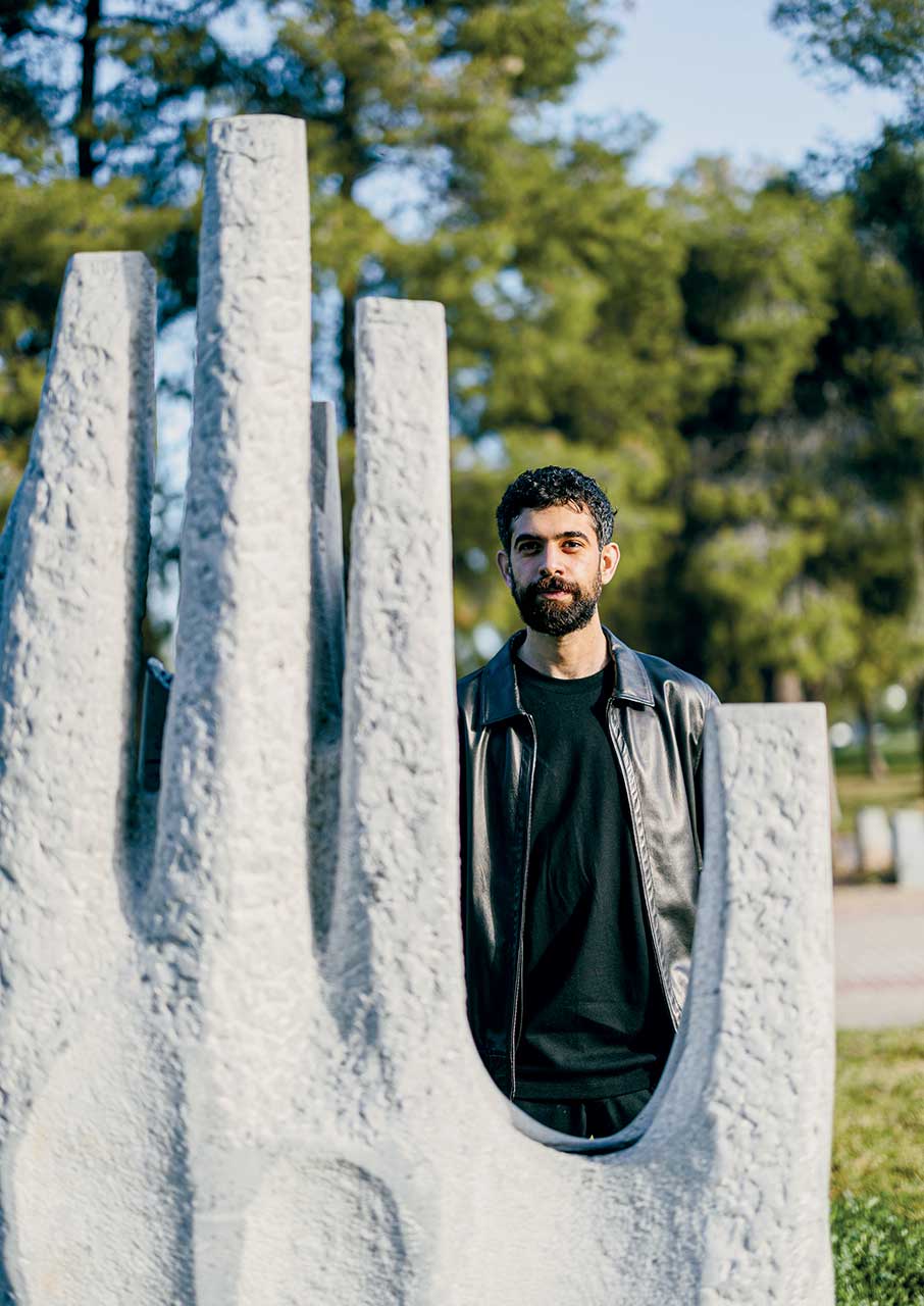 Τι δουλειά έχει ένα «ελληνικό» ποτιστικό στην Μπιενάλε της Βενετίας;-1