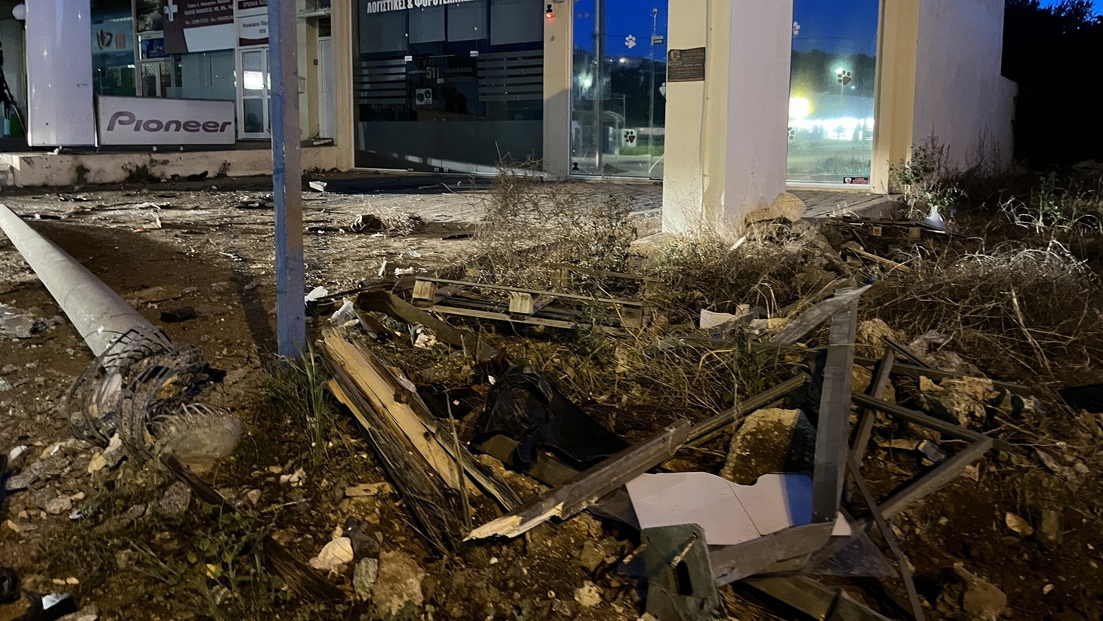 Σοβαρό τροχαίο στο Μαρκόπουλο – Ενας νεκρός και μία σοβαρά τραυματίας-1