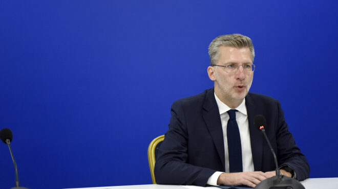 σκέρτσος-για-μαθητικό-διαγωνισμό-junior-achievement-563002876