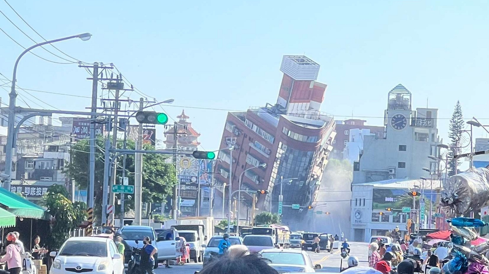 Ταϊβάν: Νεκροί και τραυματίες από τον ισχυρότερο σεισμό εδώ και 25 χρόνια-3