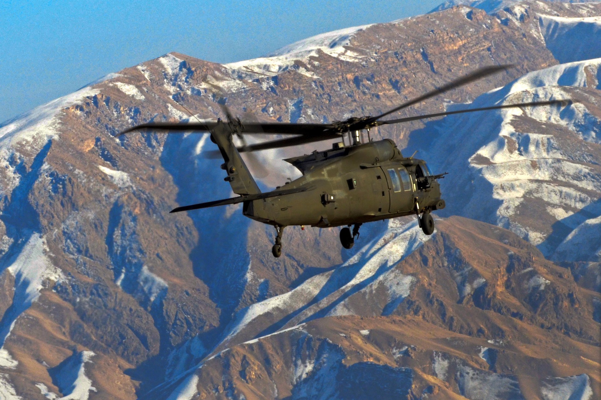 Πέρασαν από τη Βουλή τα Black Hawk – «Αγκάθι» η εξεύρεση αεροδρομίου-1